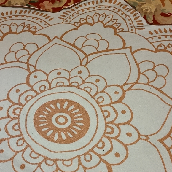 Mandala Pattern Round Beach Towel - Picture 2 of 5